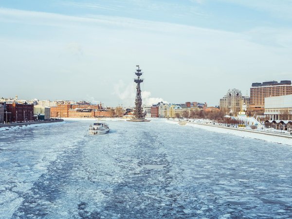 What Hidden Gems Can UK Tourists Discover Beyond Popular Attractions?